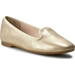 Lordsy CLARKS - Chia Milly 261238344 Champagne. Żółte lordsy damskie marki Clarks, ze skóry ekologicznej. W wyprzedaży za 199,00 zł.