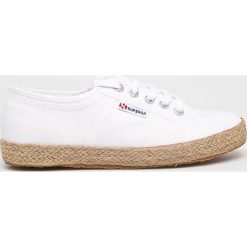 Superga - Tenisówki. Białe trampki i tenisówki damskie Superga, bez wzorów, z materiału, bez zapięcia. W wyprzedaży za 179,90 zł.