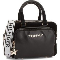 Torebki klasyczne damskie: Torebka TOMMY HILFIGER - Corp Highlight Duffl AW0AW05722 002