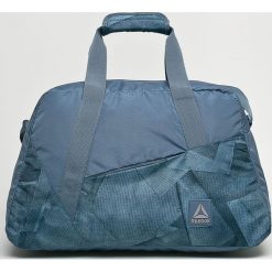 Reebok - Torba. Niebieskie torebki klasyczne damskie marki Reebok, w paski, z poliesteru, sportowe, na ramię. W wyprzedaży za 119,90 zł.