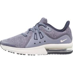 Nike Performance AIR MAX SEQUENT 3 Obuwie do biegania treningowe obsidian/summit white/dark sky blue. Niebieskie buty sportowe chłopięce Nike Performance, z materiału, do biegania. Za 359,00 zł.