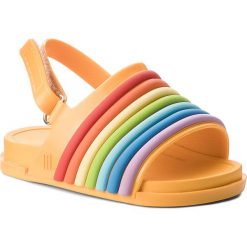 Sandały MELISSA - Mini Melissa Beach Slide Sanda 32486 Yellow/Colorfull 53332. Żółte sandały dziewczęce Melissa, z tworzywa sztucznego, bez zapięcia. W wyprzedaży za 169,00 zł.