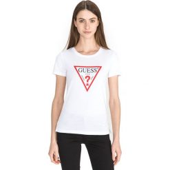 Guess Basic Koszulka Biały. Białe koszulki damskie Guess, s, z nadrukiem, z bawełny, bez kołnierzyka, z krótkim rękawem. Za 130,95 zł.