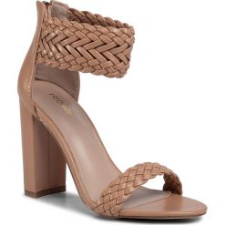 Sandały DEEZEE - KL-0812-39 Beige. Brązowe klapki damskie DeeZee, bez wzorów, ze skóry ekologicznej, bez obcasa, na obcasie. W wyprzedaży za 79,99 zł.