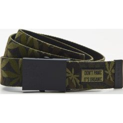 Pasek z metalową klamrą - Khaki. Brązowe paski męskie Cropp, w paski. Za 29,99 zł.