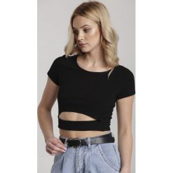 Czarny T-shirt Aethegale. Czarne bluzki damskie Renee, s, bez wzorów, z dzianiny, wakacyjne, z okrągłym kołnierzem, z krótkim rękawem. Za 39,99 zł.