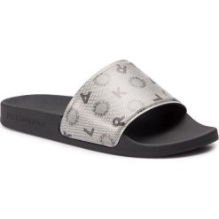 Klapki KARL LAGERFELD - KL80903 Light Grey Weave W/Black. Szare klapki damskie KARL LAGERFELD, bez wzorów, z tworzywa sztucznego, bez obcasa. W wyprzedaży za 209,00 zł.