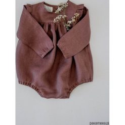 Rampers Vintage Rose. Czerwone body niemowlęce Pakamera, bez wzorów, ze lnu, vintage, bez rękawów. Za 139,00 zł.