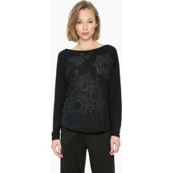 Koszulka w kolorze czarnym. Czarne bluzki sportowe damskie marki Desigual Sport, s, z nadrukiem, z długim rękawem. W wyprzedaży za 130,95 zł.