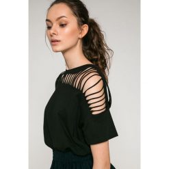 Medicine - Top Basic. Białe bluzki damskie MEDICINE, s, bez wzorów, z bawełny, z okrągłym kołnierzem. Za 39,90 zł.