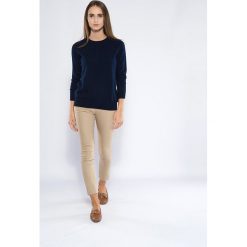 Kaszmirowy sweter w kolorze granatowym. Niebieskie bez kategorii Perfect Cashmere, m, z kaszmiru, z okrągłym kołnierzem. W wyprzedaży za 279,95 zł.