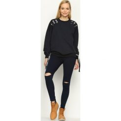 Granatowe Jeansy Apparelic. Szare jeansy damskie Born2be, s. Za 29,99 zł.