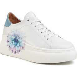 Sneakersy CYCLEUR DE LUXE - Millie CDLW201581 White/Light Blue. Białe półbuty damskie Cycleur De Luxe, na co dzień, bez wzorów, ze skóry, bez obcasa, na koturnie, bez zapięcia. Za 599,00 zł.