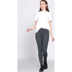 Ciemnoszare Legginsy Noun. Czarne legginsy marki Born2be, l. Za 49,99 zł.