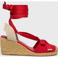 Lauren Ralph Lauren - Koturny. Czerwone koturny damskie Lauren Ralph Lauren, bez obcasa, na koturnie, bez zapięcia. W wyprzedaży za 399,90 zł.