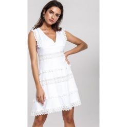 Biała Sukienka Basal. Białe sukienki damskie Renee, na lato, s, z tkaniny, mini. Za 189,99 zł.