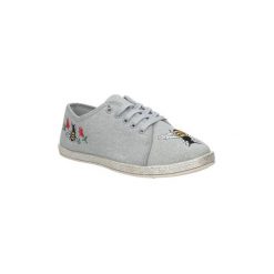 Buty Casu Trampki haftowane BA36-12. Szare tenisówki damskie Casu, z haftami. Za 29,99 zł.