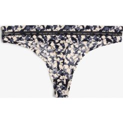 Tommy Hilfiger - Stringi damskie, niebieski. Niebieskie stringi damskie TOMMY HILFIGER, s, bez wzorów, z koronki. Za 49,95 zł.