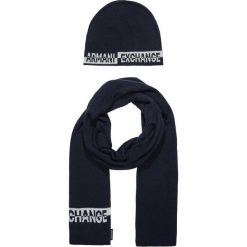 Armani Exchange SET Szal navy. Niebieskie szaliki męskie marki Armani Exchange, bez wzorów, z wełny. Za 419,00 zł.