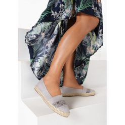 Szare Espadryle Morgalila. Szare espadryle damskie Born2be, bez wzorów, bez obcasa. W wyprzedaży za 79,99 zł.