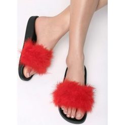 Czerwone Klapki Tickle. Brązowe crocsy damskie marki Born2be, z materiału, na obcasie. Za 49,99 zł.