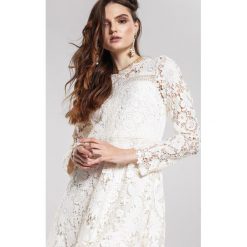 Jasnobeżowa Sukienka Quasienergy. Brązowe sukienki damskie other, s, bez wzorów, z koronki, eleganckie, bez kołnierzyka, bez rękawów, mini. Za 249,99 zł.