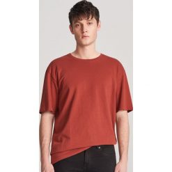 T-shirt z bawełny organicznej - Bordowy. Czerwone t-shirty męskie Reserved, s, bez wzorów, z bawełny, bez kołnierzyka. W wyprzedaży za 19,99 zł.