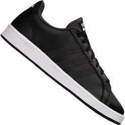 Czarne Buty adidas Cloudfoam Adventage Clean M AW4224. Czarne buty sportowe męskie Adidas, na lato, ze skóry, bez zapięcia, adidas cloudfoam. W wyprzedaży za 299,00 zł.