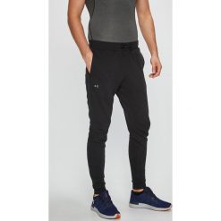 Under Armour - Spodnie. Szare spodnie męskie Under Armour, s, bez wzorów, z elastanu. Za 189,90 zł.