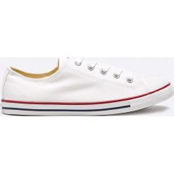 Converse - Tenisówki Chuck Taylor All Star. Białe trampki i tenisówki damskie Converse, bez wzorów, z materiału, bez zapięcia. W wyprzedaży za 179,90 zł.