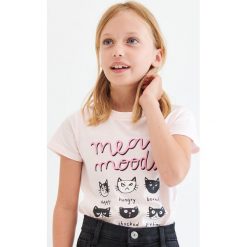 Bawełniany t-shirt z nadrukiem - Beżowy. Brązowe t-shirty damskie Reserved, z nadrukiem, z bawełny, bez kołnierzyka. Za 19,99 zł.