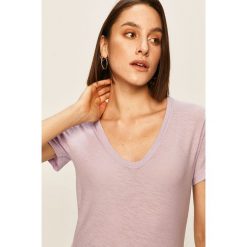 Answear - T-shirt. Fioletowe bluzki damskie ANSWEAR, s, bez wzorów, z bawełny, bez kołnierzyka. Za 49,90 zł.
