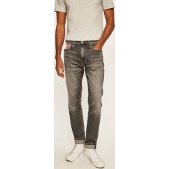 Tommy Jeans - Jeansy TJ 1988. Szare jeansy męskie Tommy Jeans, bez wzorów. W wyprzedaży za 319,90 zł.