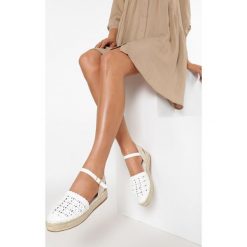 Białe Espadryle Morgata. Białe espadryle damskie Born2be, w paski, bez obcasa, na platformie. Za 89,99 zł.