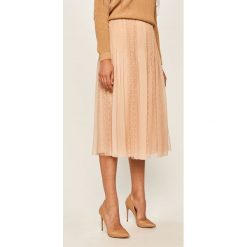 Red Valentino - Spódnica. Różowe spódniczki damskie Red Valentino, na co dzień, s, z aplikacjami, z poliesteru, mini, proste. Za 2439,00 zł.