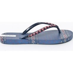 Pepe Jeans - Japonki. Niebieskie klapki damskie Pepe Jeans, bez wzorów, z jeansu, bez obcasa. W wyprzedaży za 49,90 zł.