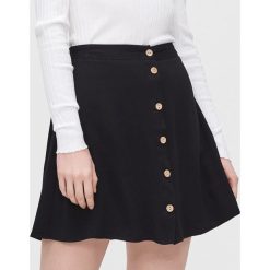 Spódnica mini z wiskozy - Czarny. Czarne spódniczki damskie Cropp, s, bez wzorów, z wiskozy, mini. Za 49,99 zł.