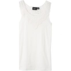Top z koronką bonprix biel wełny. Białe bluzki dziewczęce bonprix, w koronkowe wzory, z wełny, bez kołnierzyka, bez rękawów, bez kaptura. Za 19,99 zł.