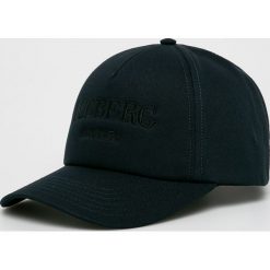Iceberg - Czapka. Czarne czapki męskie Iceberg, z aplikacjami, z bawełny. Za 369,90 zł.