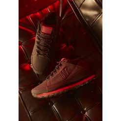 Czarne Buty Sportowe Waikato. Czarne buty zimowe sportowe męskie Born2be, na sznurówki. Za 199,99 zł.