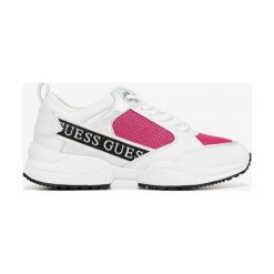 Guess Breeta Tenisówki Biały. Białe trampki i tenisówki damskie Guess, z aplikacjami, z materiału, bez zapięcia. Za 505,95 zł.
