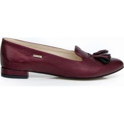 Lakierowane baleriny z ostrym czubkiem - skóra naturalna - model 045 - kolor bordo lakier. Szare baleriny damskie Zapato, bez wzorów, z jeansu, klasyczne, bez obcasa, na obcasie. Za 309,00 zł.