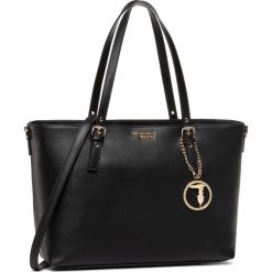 Torebka TRUSSARDI JEANS - Penelope Buckle Shopper 75B00912 K299. Czarne torby damskie na zakupy Trussardi Jeans, bez wzorów, z jeansu, klasyczne, bez dodatków. Za 649,00 zł.