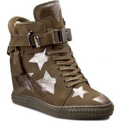 Sneakersy CARINII - B3767/G I43-000-POL-B88. Zielone półbuty damskie Carinii, na co dzień, z aplikacjami, ze skóry, bez obcasa, na koturnie, bez zapięcia. W wyprzedaży za 249,00 zł.