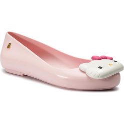 Baleriny MELISSA - Space Love + Hello Kit 32677 Pink/White 50552. Różowe baleriny damskie Melissa, bez wzorów, z tworzywa sztucznego, bez obcasa. W wyprzedaży za 269,00 zł.
