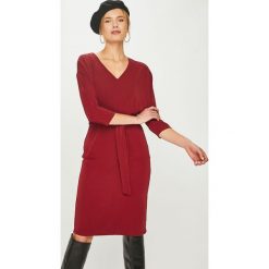 Answear - Sukienka Heritage. Brązowe sukienki damskie dzianinowe marki ANSWEAR, na co dzień, s, casualowe, midi, rozkloszowane. W wyprzedaży za 149,90 zł.