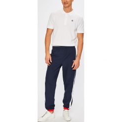 Fila - Spodnie Keenan Straight Leg. Niebieskie spodnie męskie Fila, s, bez wzorów, z poliesteru, sportowe. W wyprzedaży za 279,90 zł.