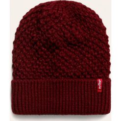 Levi's - Czapka. Brązowe czapki damskie Levi's®, na zimę, bez wzorów, z dzianiny. W wyprzedaży za 69,90 zł.