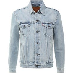 Levi's® THE TRUCKER Kurtka jeansowa stonebridge. Niebieskie kurtki męskie jeansowe Levi's®, m. Za 399,00 zł.
