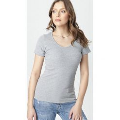 Szary T-shirt Blomsea. Szare t-shirty damskie Born2be, s, bez wzorów, z dzianiny, sportowe, bez kołnierzyka. Za 39,99 zł.